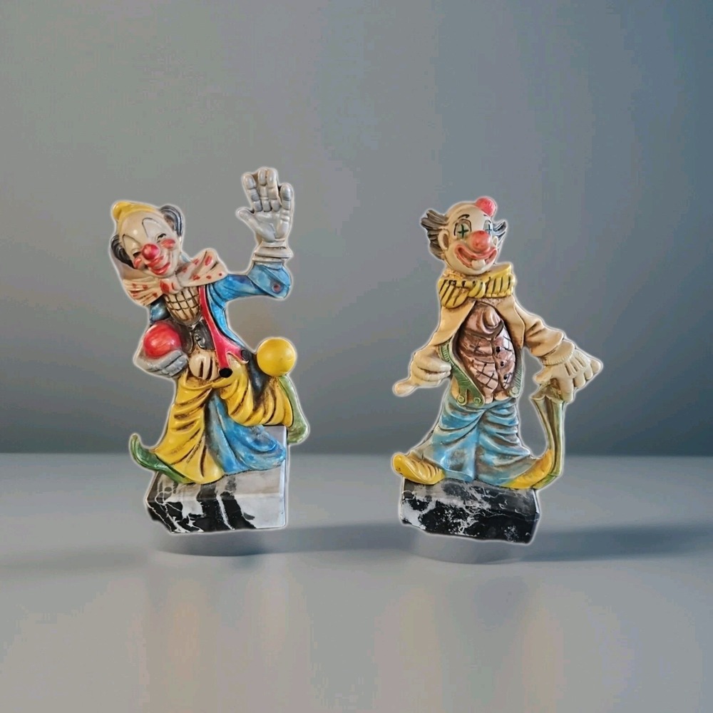 Vintage Made In Italy Resin 1 Clown w/ Umbrella , 1 Clown With‎ Balls Lot of 2